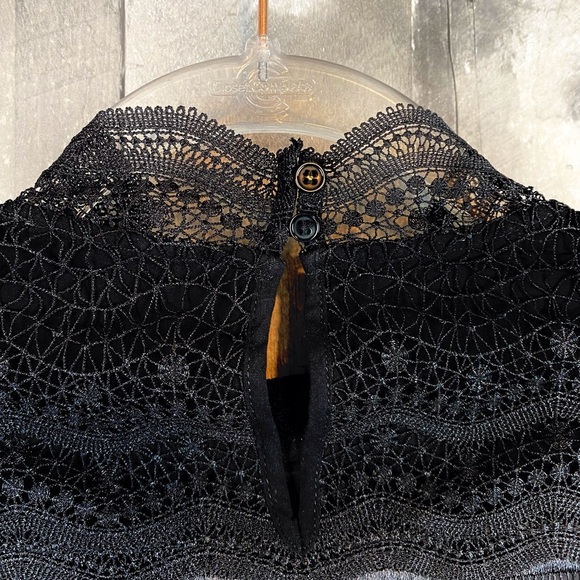 Maje Lizie Lace Top in Black Size 2. - Picture 5 of 11